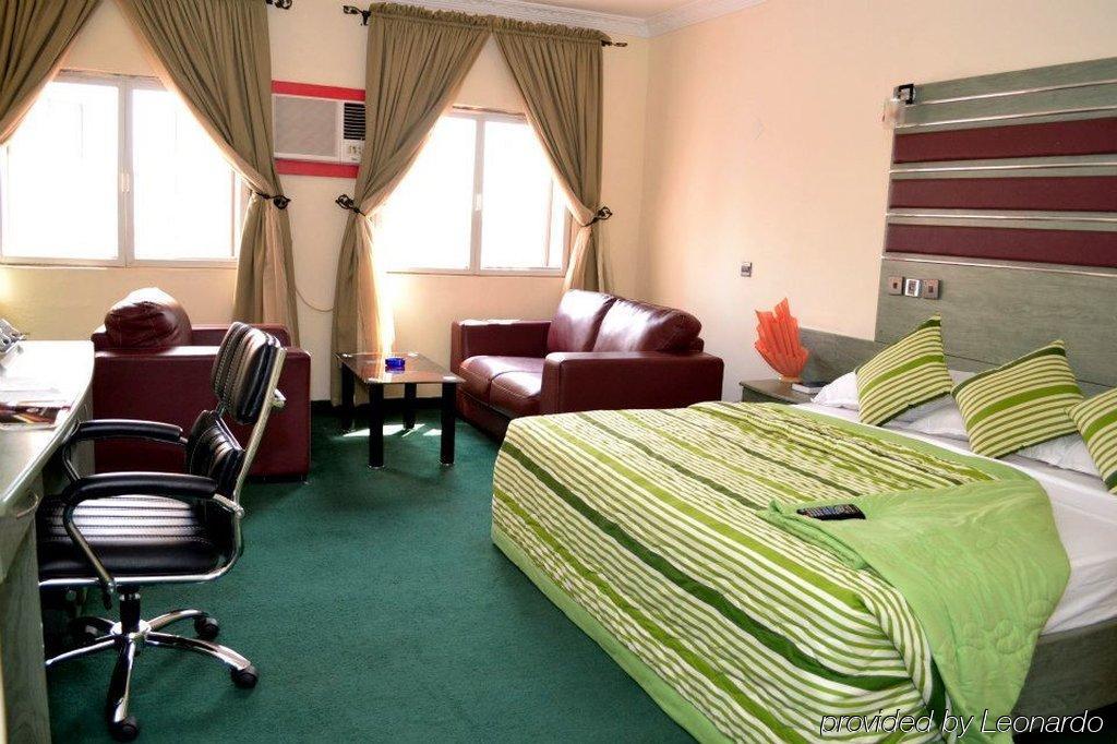 Hotel De Bently Абуджа Экстерьер фото