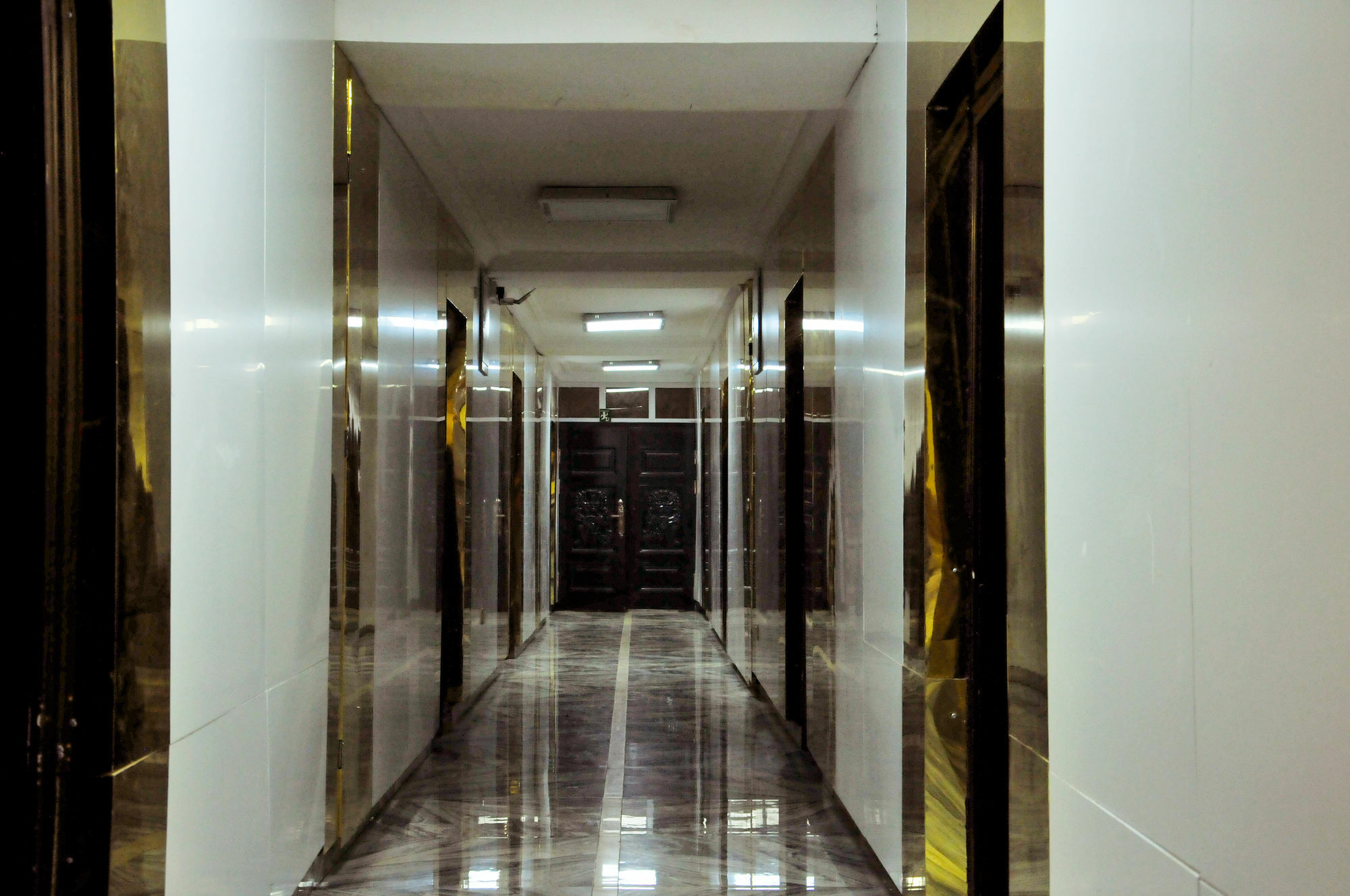 Hotel De Bently Абуджа Экстерьер фото