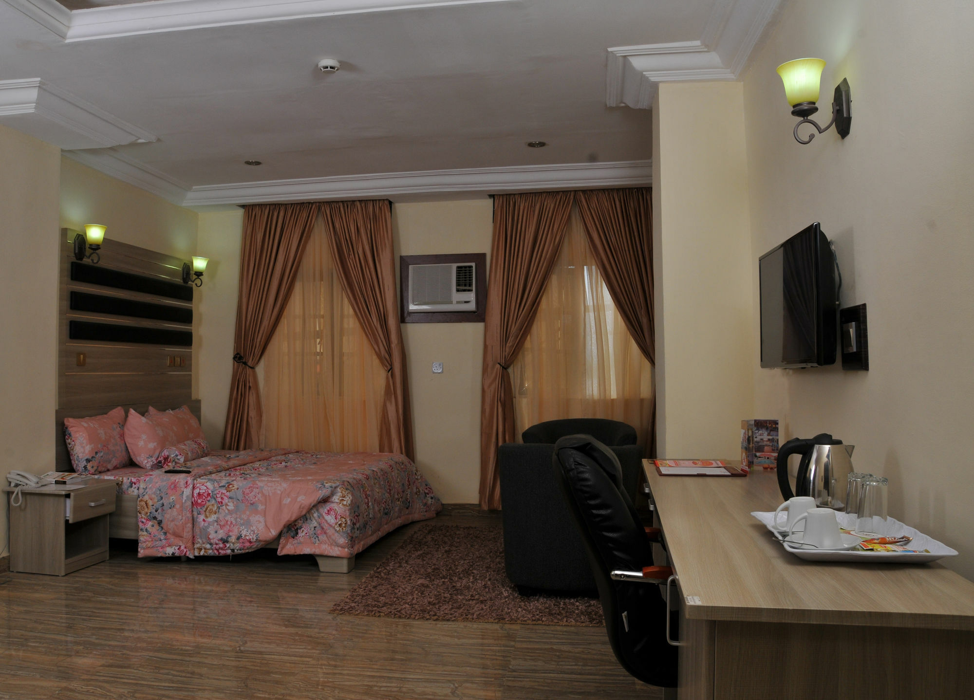 Hotel De Bently Абуджа Экстерьер фото