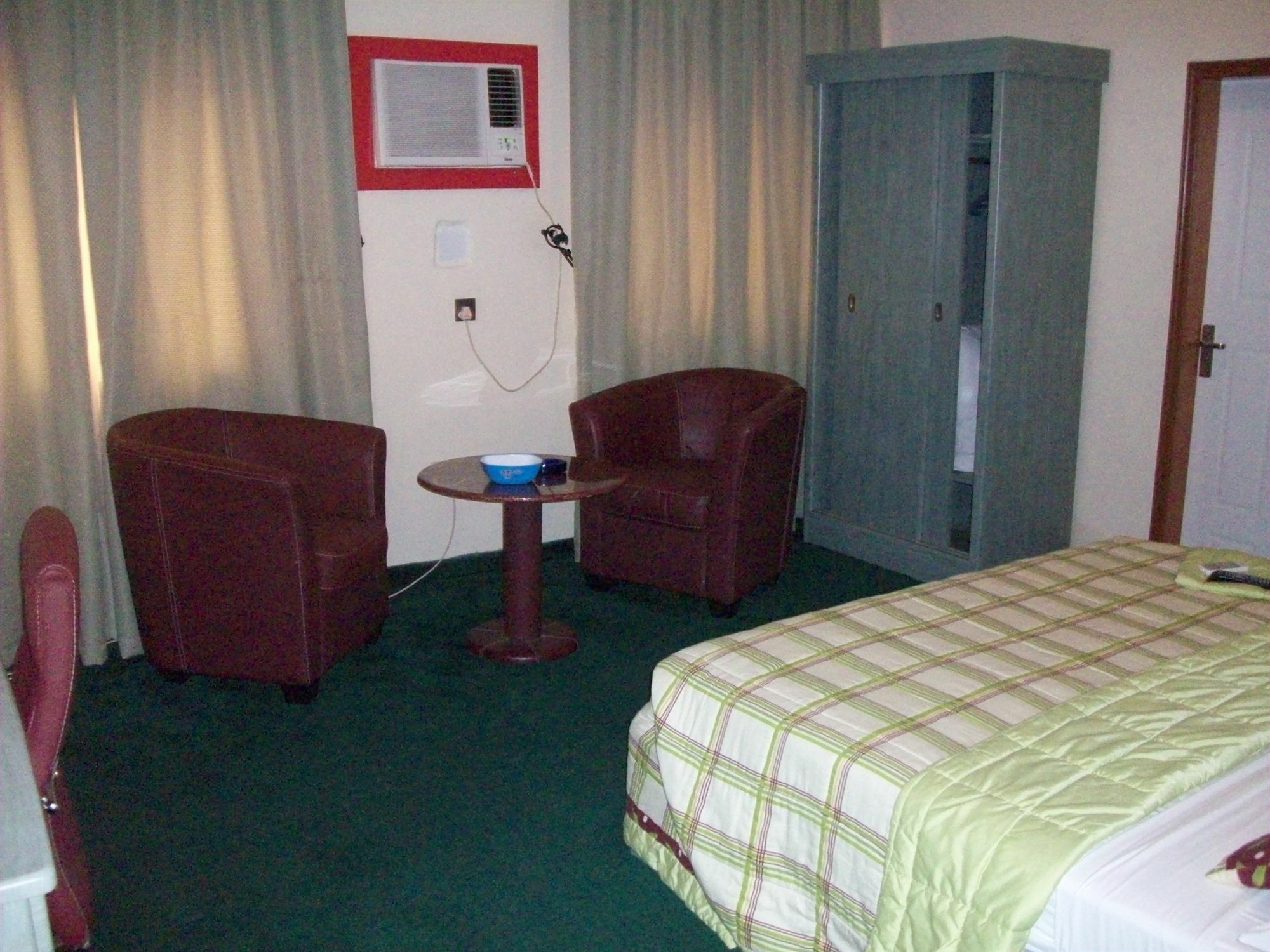 Hotel De Bently Абуджа Экстерьер фото